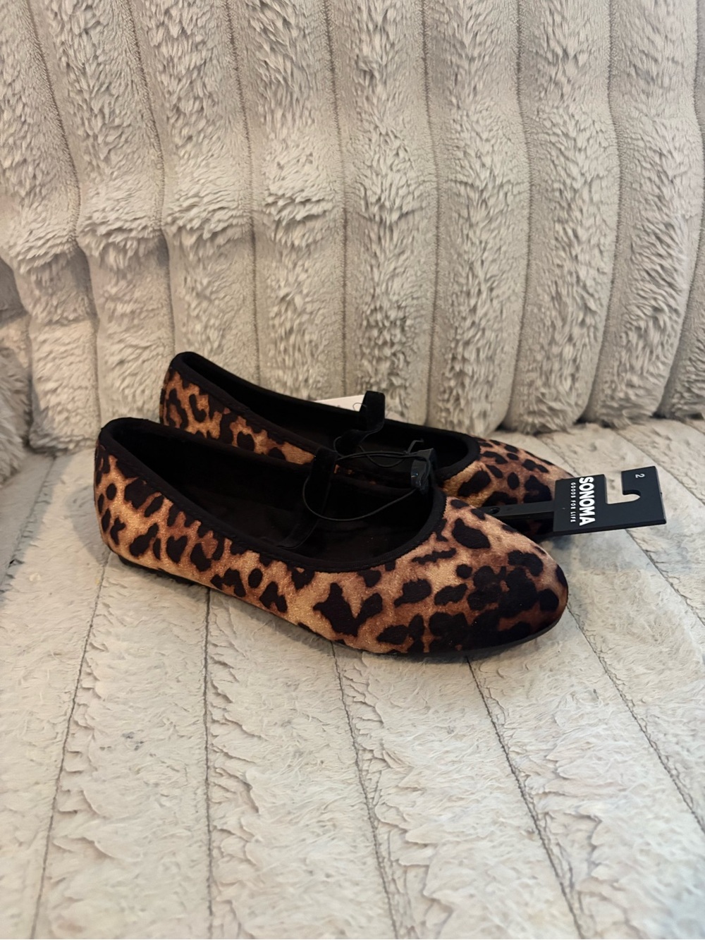 Girls Sonoma  leopard print Mary Jane ballet flats size 2 memoary foam